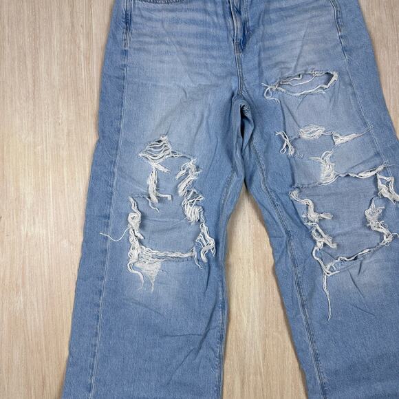 American Eagle Skater Jean Light Wash Denim Distressed Blowout Destroyed Jeans 4 - Picture 3 of 15